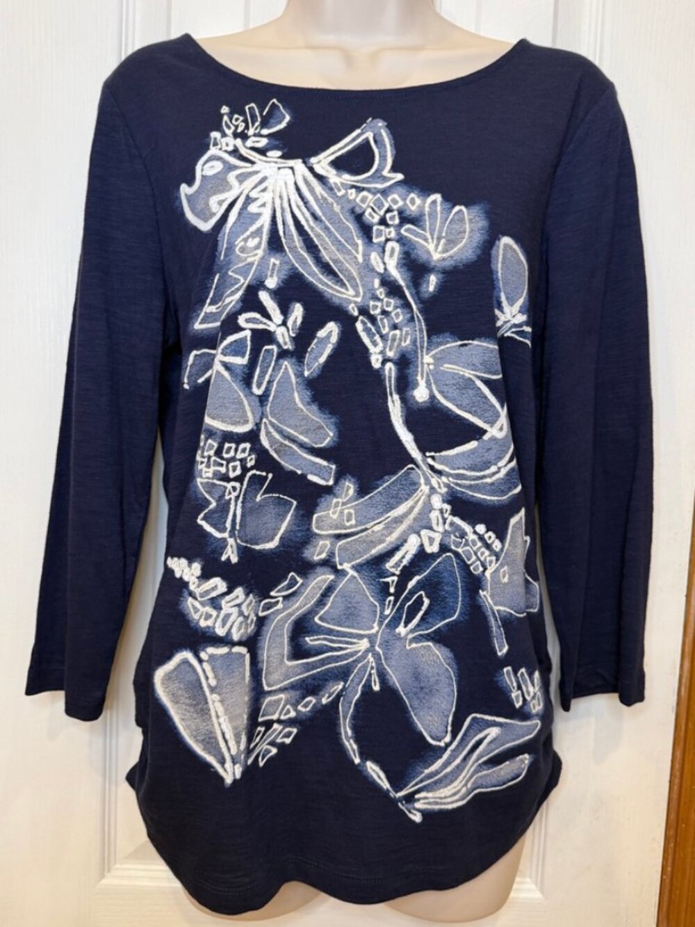Chico's Casual Fade Jenny 3/4 Top in Midnight, size Med - NWT!!
